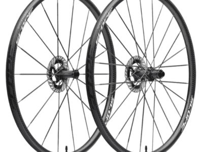 Roues ARTECH 2 Disc carbone 22 mm Pneu 965 gr