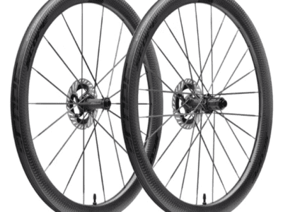 Roues ARTECH 4 Disc carbone 45 mm Pneu 1120 gr