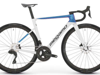 Vélo MEGAMO PULSE 15 Carbone Shimano 105 Di2 12V 2026 White Blue