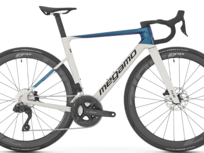 Vélo MEGAMO PULSE 15 CW Carbone Shimano 105 Di2 12V 2026 White Blue