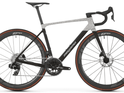Vélo MEGAMO RAISE 07 carbone SRAM Rival AXS 12V 2026 Noir/blanc
