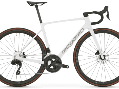 Vélo MEGAMO RAISE 15 CW carbone Shimano 105 Di2 12V 2026 White
