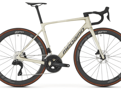 Vélo MEGAMO RAISE 15 CW carbone Shimano 105 Di2 12V 2026 Silver mat
