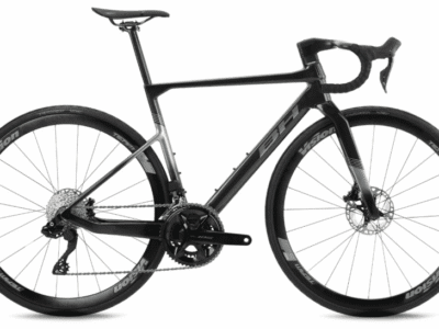 Vélo BH ULTRALIGHT EVO Disc 6.0 Shimano 105 Di2 12V 2026 Noir/silver