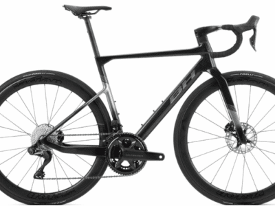 Vélo BH ULTRALIGHT EVO Disc 7.0 Shimano Ultégra Di2 12V 2026 Noir/silver