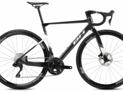 Vélo BH ULTRALIGHT EVO Disc 6.0 Shimano 105 Di2 12V 2026 Noir/blanc