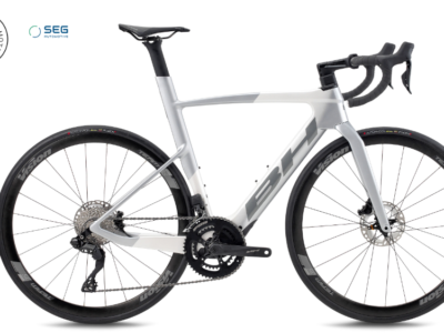 Vélo électrique BH iAEROLIGHT 1.7 Carbone Shimano 105 Di2 12V 40 Km/h Silver White